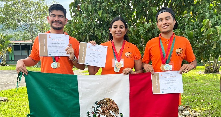 Estudiantes de BCS obtienen medalla de bronce en expociencias costa rica 2023