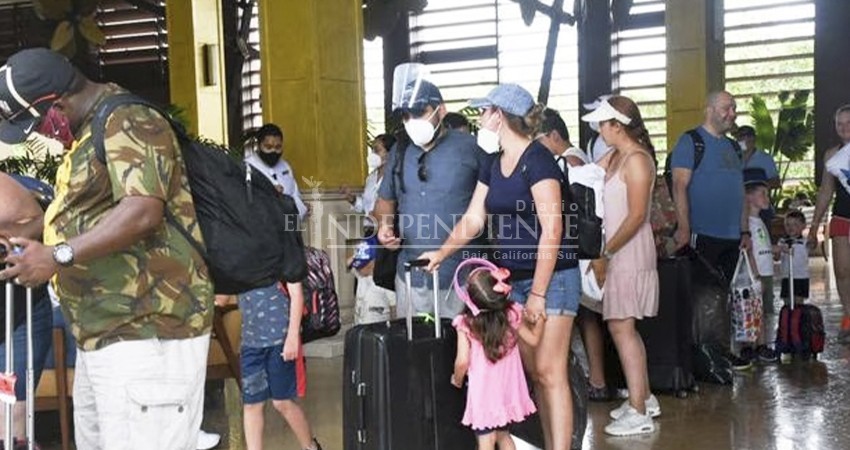Hay 75 mil turistas de visita en BCS; vivirán los efectos de “Hilary” desde sus hoteles