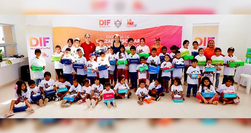 Apoya DIF La Paz con el “Zapatón” a la niñez de la colonia La Pasión