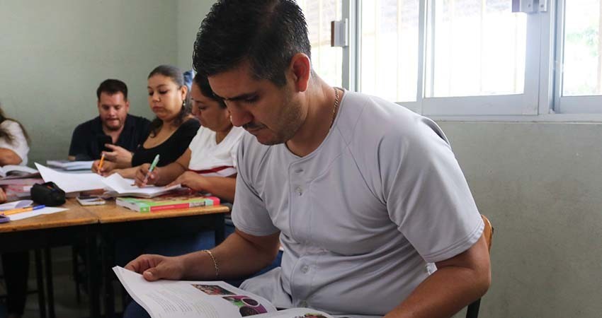 Distribuye SEP en BCS el total de los libros de texto de preescolar y primaria