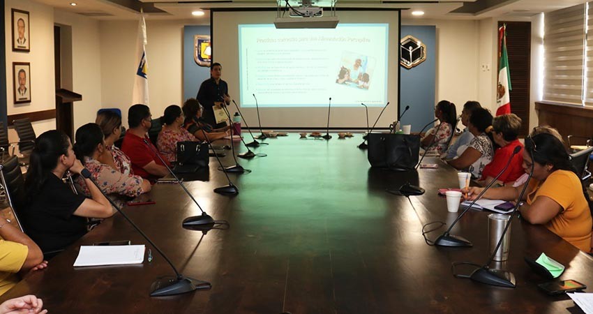 Capacita SEP a manejadoras de alimentos de centros de atención infantil en La Paz