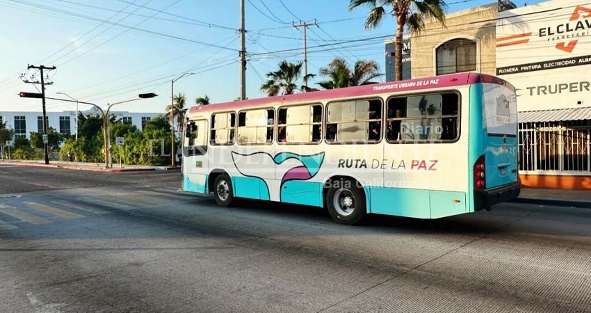 Desmiente líder transportista suspensión del transporte público en La Paz