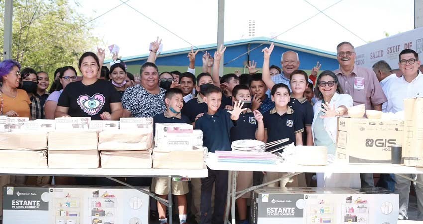Entrega Castro Cosío equipamiento para comedores escolares de los 5 municipios de BCS