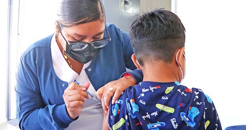 Desarrollan en BCS jornadas de vacunación contra covid para niñas y niños de 5 a 11 años