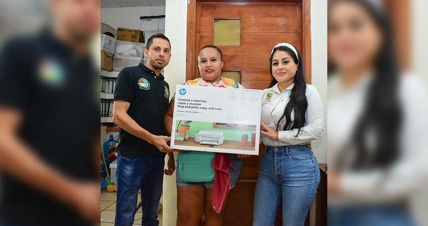 Continúan los apoyos sociales por parte de la dirección de atención ciudadana de Los Cabos