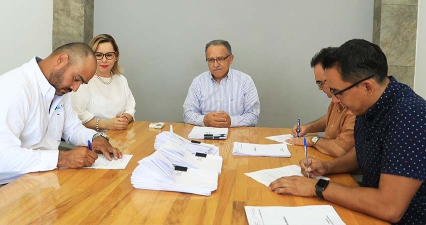 UABCS firma contrato de obra pública con empresa que construirá sus nuevas instalaciones en el municipio de Comondú
