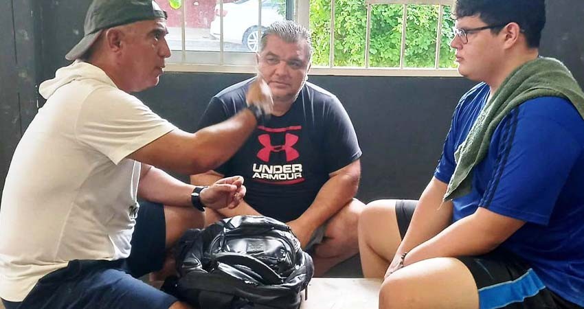 Atiende Deporte Municipal a 60 atletas de selectivos con psicólogo deportivo