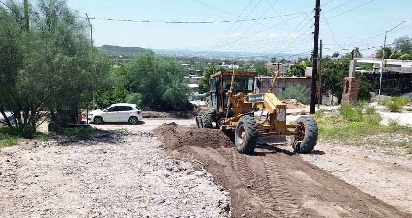 Continúa Servicios Públicos rehabilitando accesos y vías públicas de La Paz