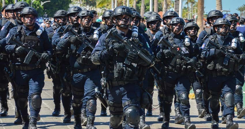 Se une SSPE al desfile cívico militar por el 213 aniversario del inicio de independencia de México
