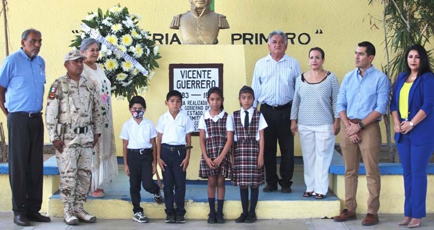 Conmemoran el CCII Aniversario de la consumación de la Independencia