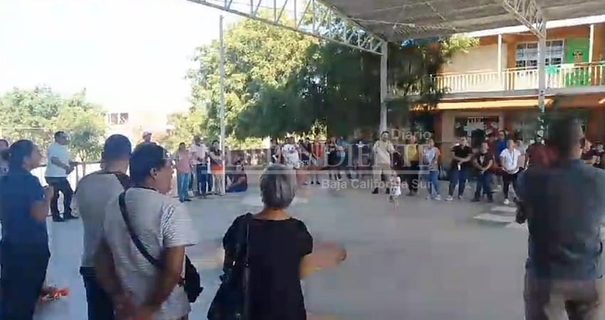 Primaria Frida Kahlo en CSL carece de electricidad; padres de familia se manifestarán