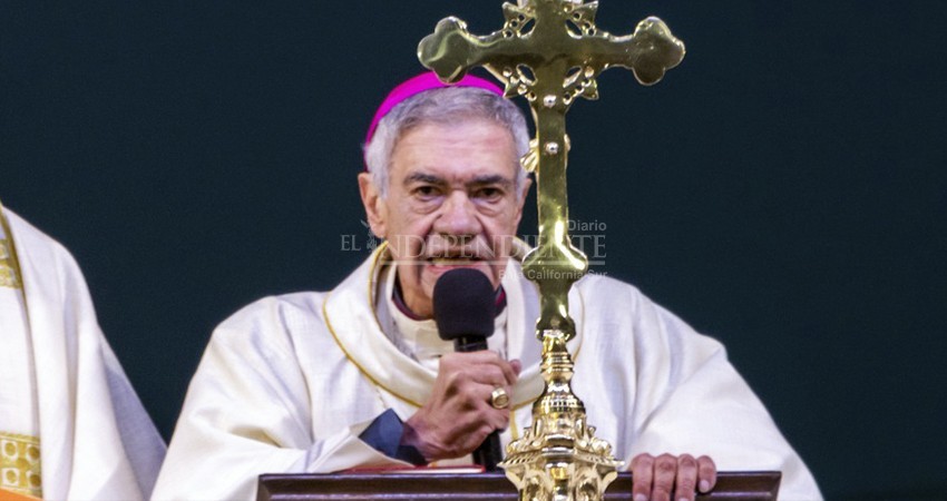 Pecadores todos somos, pero hay algunos que les gusta simular: Obispo