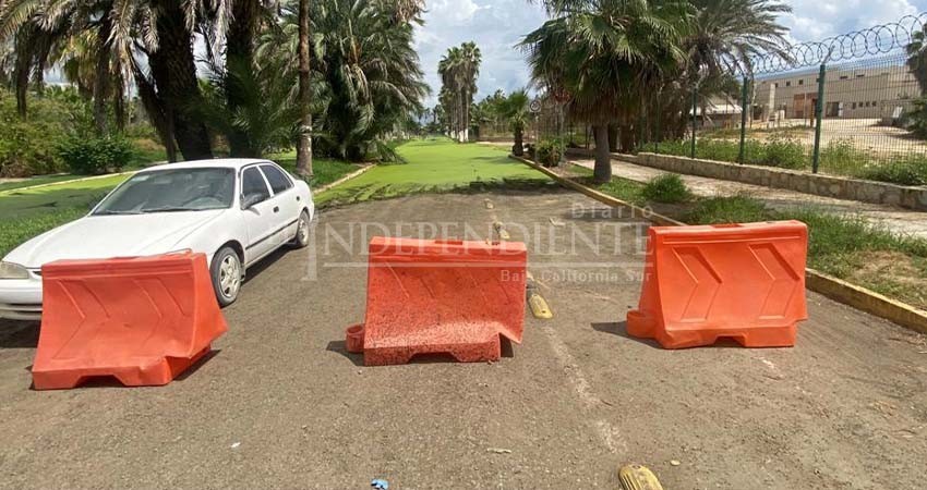 Se desborda el cuerpo de agua del Estero de San José del Cabo