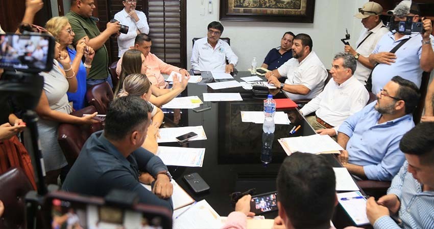 Encabeza Leggs Castro la sesión extraordinaria del Comité Técnico del Fideicomiso del Cobro del Derecho al Saneamiento Ambiental