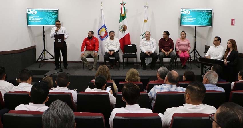 Inaugura el secretario general de gobierno, exposición fotográfica de los 80 años del IMSS