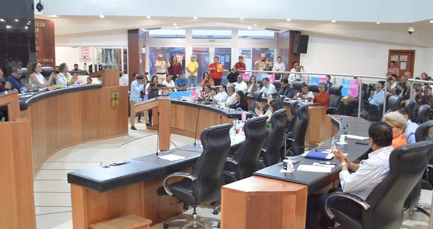 Recibe Congreso iniciativas ciudadanas que modifican la Ley de los Trabajadores al Servicio del Estado y Municipios