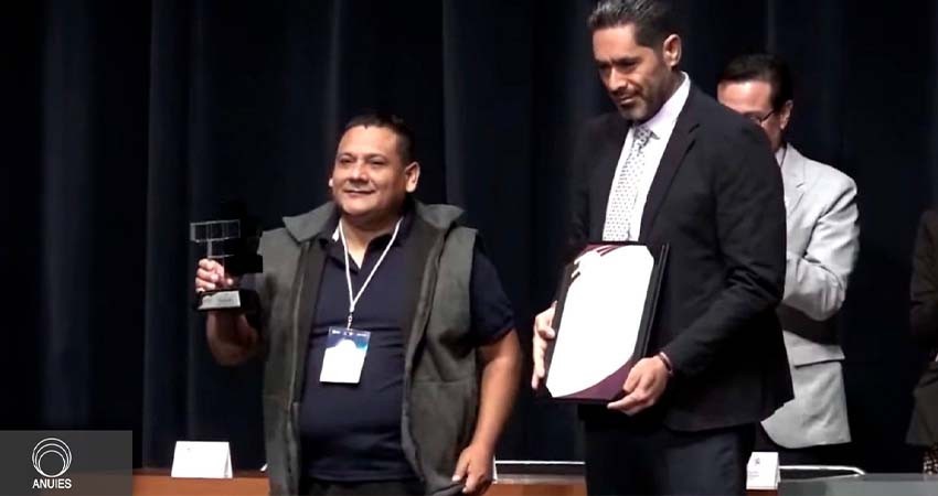 Entregan a la UABCS Reconocimiento ANUIES-TIC 2023 por proyecto de responsabilidad social universitaria