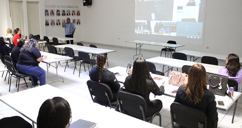 Continúan agentes del ministerio público capacitándose en materia de justicia penal