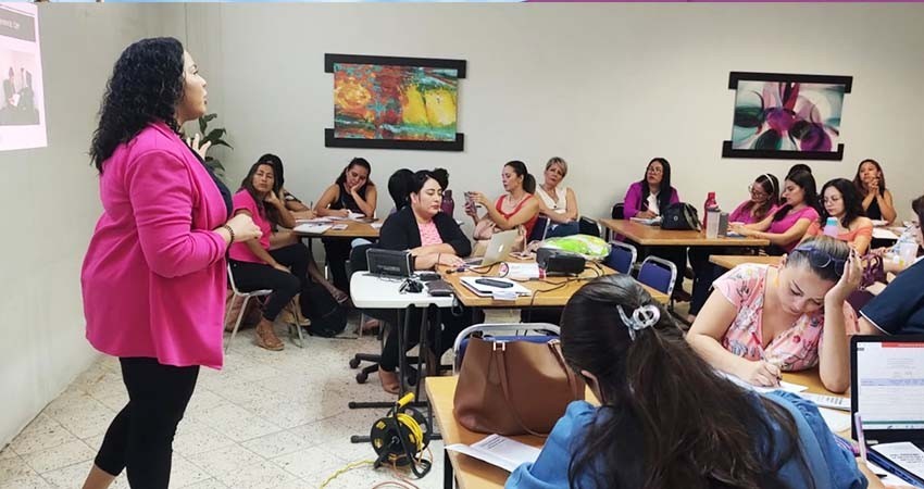 Capacita Centro de Justicia Para Mujeres a docentes en prevención y protección de menores