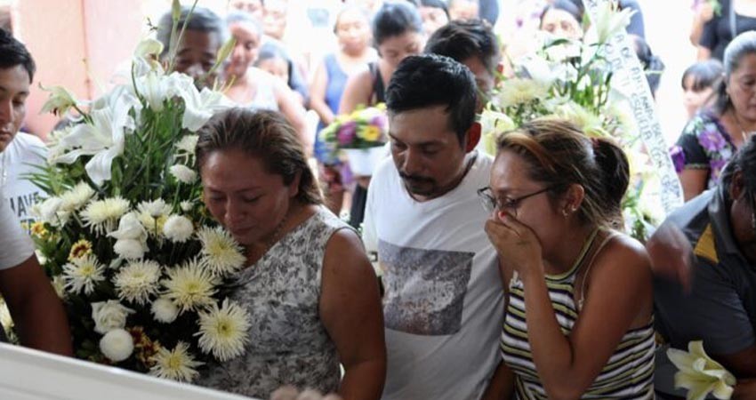 Denuncian investigación congelada contra IMSS por caso 'Aitana'