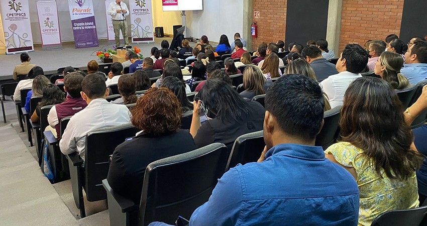 Brindan asesorías a 384 servidoras y servidores públicos en materia de igualdad laboral