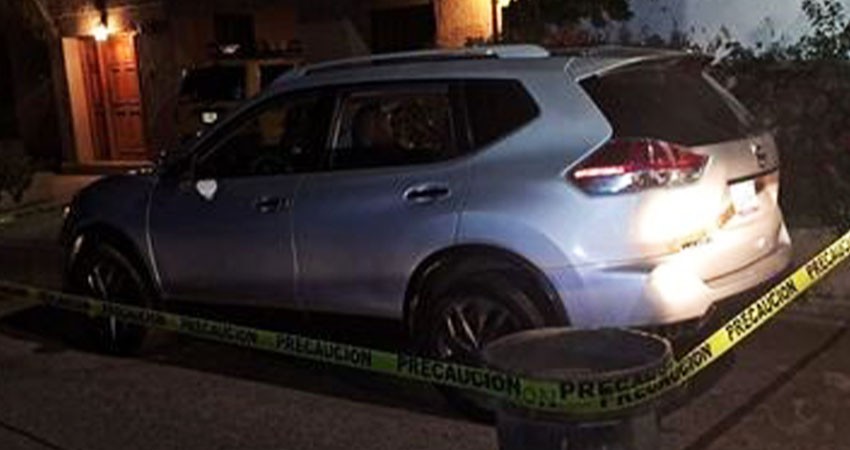 A bordo de vehículo robado, detiene policía estatal preventiva a tres personas