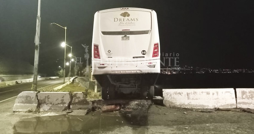 Reconocen Hoteleros de Los Cabos responsabilidad de conductores de transporte de personal en accidentes viales