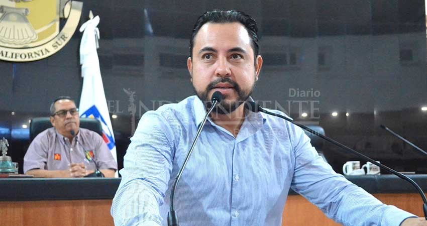 Llama diputado Christian Agúndez a buscar soluciones para que familias tengan agua en los 5 municipios de BCS