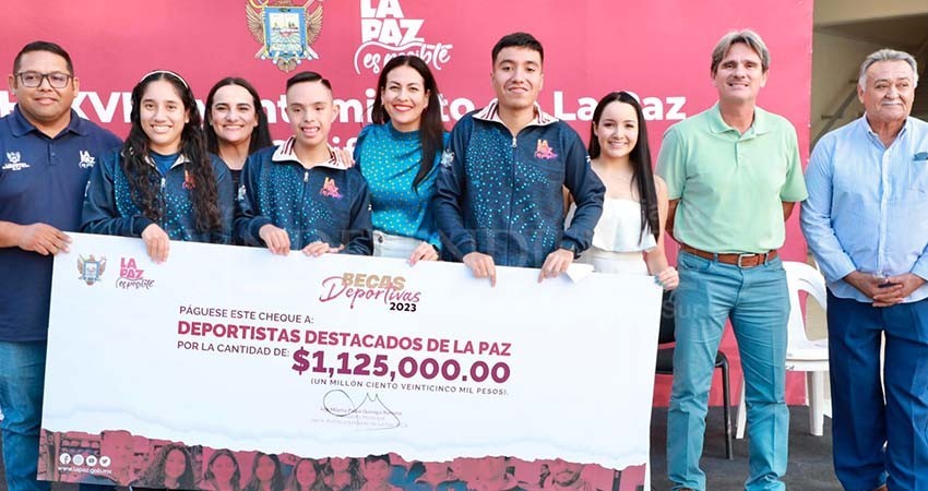 Ayuntamiento de La Paz entrega segunda parte de becas deportivas