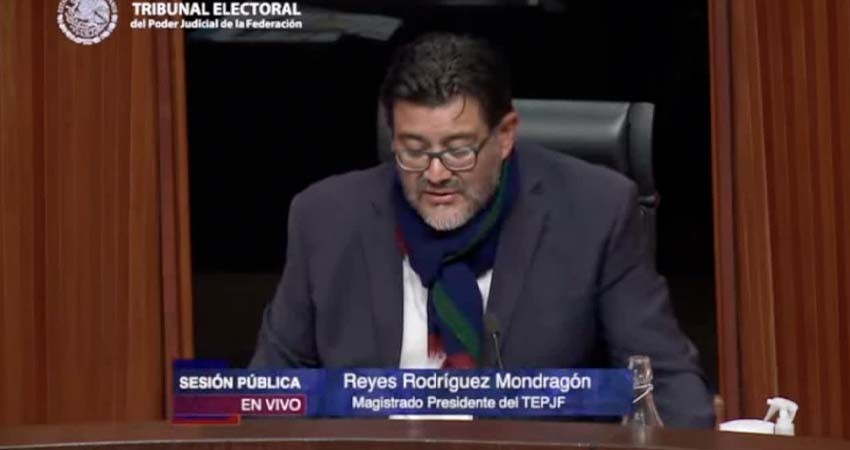 Presidente del Tribunal Electoral se niega a renunciar y ‘huye’ durante receso