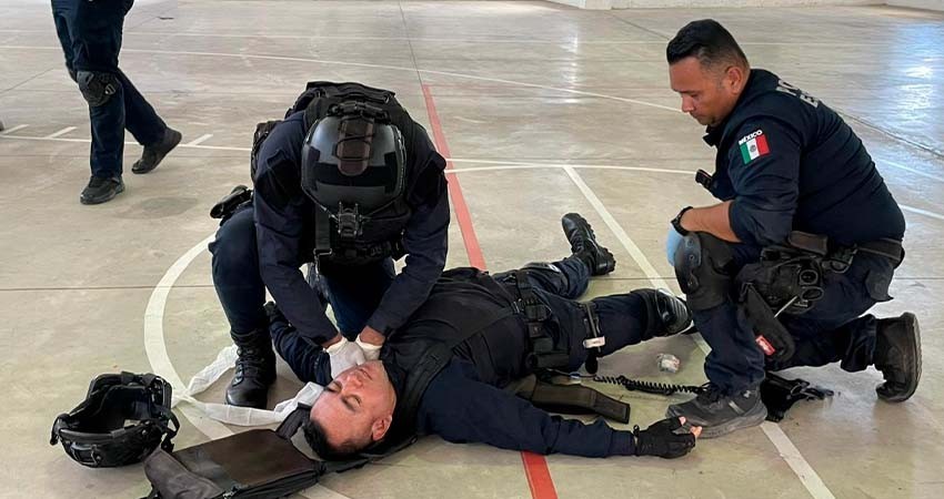Policías estatales son capacitados en medicina táctica por la UNIPOL