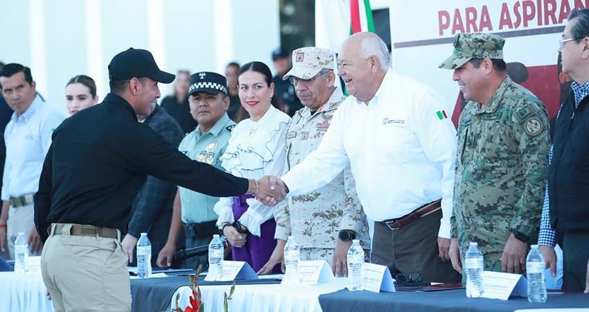 Reconoce gobernador Castro Cosío a elementos de la PGJE destacados en perfil de investigación