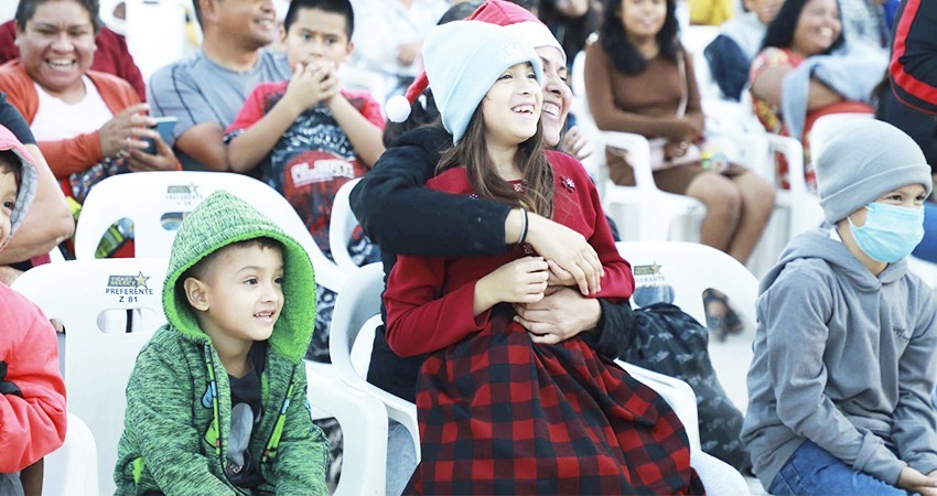 Sonrisas y emoción en el último festival “Navidad en tu Colonia”