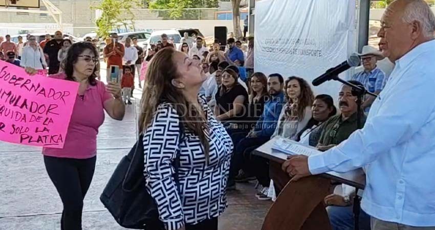"¡Denos la oportunidad!"; reclaman mujeres taxistas a gobernantes entrega de concesiones
