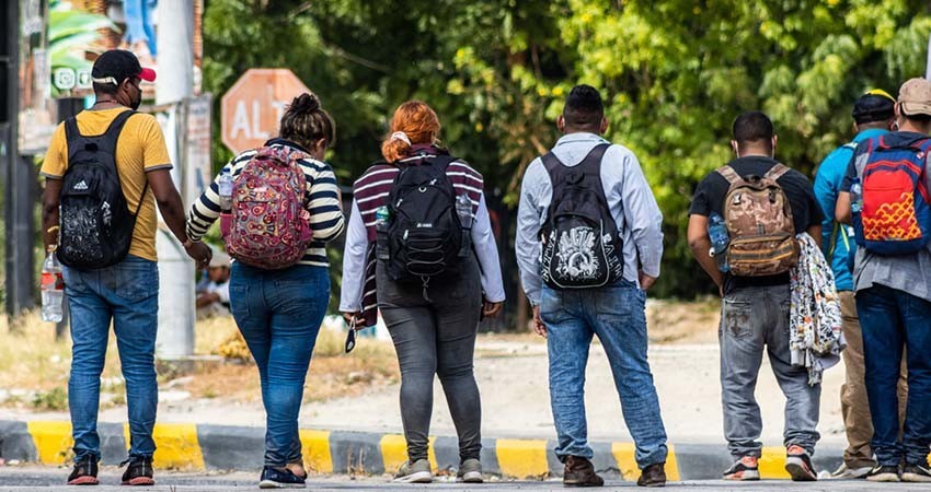 Más de 6,000 migrantes tramitaron su RFC en el SAT para trabajar en México