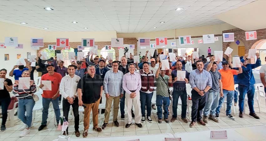 SNE-BCS reconoce a trabajadores agrícolas en el extranjero