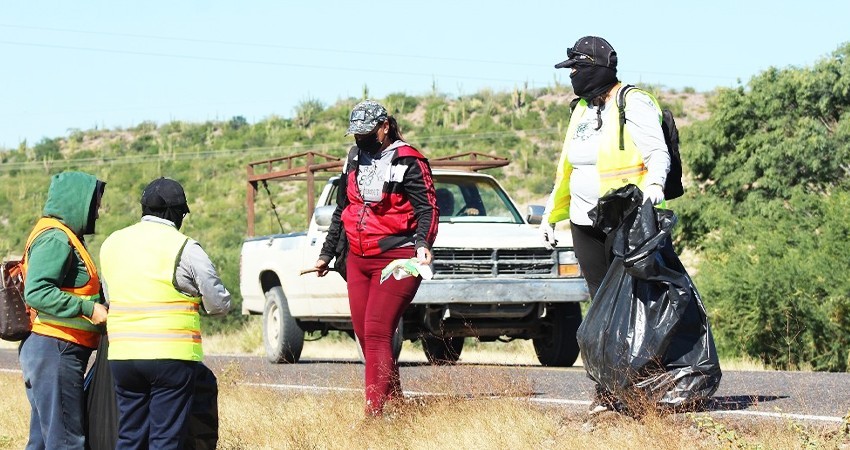 Realiza Servicios Públicos trabajos de limpieza tipo pepena en carreteras de La Paz