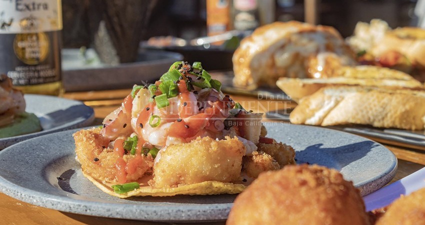 Texana de “paladar exigente” crítica restaurantes de La Paz; ni las hamburguesas ni el sushi ni los mariscos le gustaron