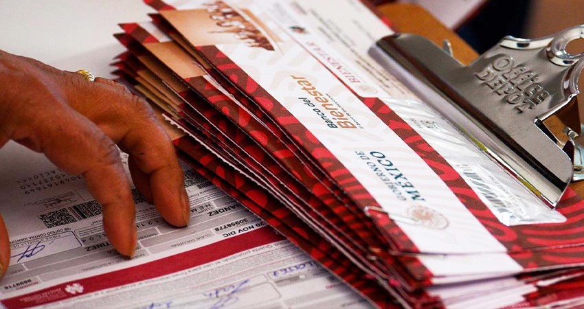 Gobierno Federal buscará que se depositen mensualmente las becas y pensiones