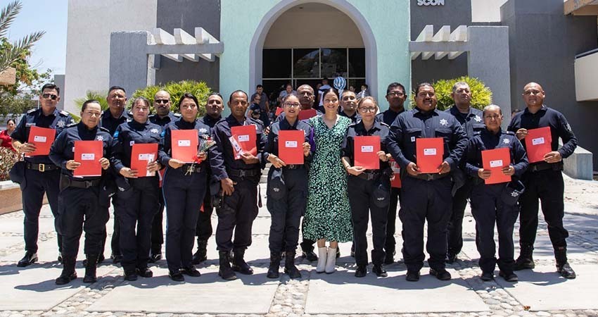 116 policías y personal administrativo terminaron estudios en diversos niveles académicos durante el 2023