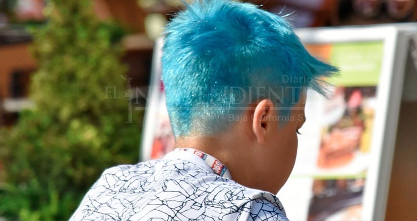 SEP: No hay restricción escolar por expresión de jóvenes en su vestimenta, corte o color de cabello