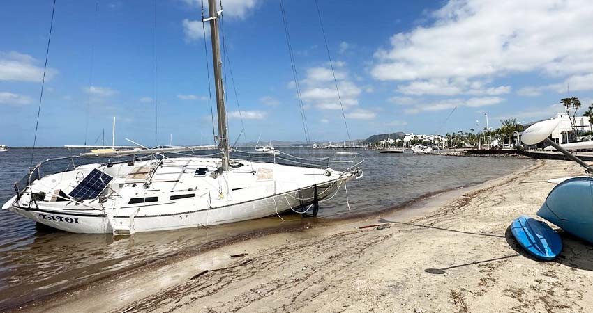 Avanza el retiro de embarcaciones encalladas en el malecón de La Paz; “llevamos el 40%”: SEMARNAT