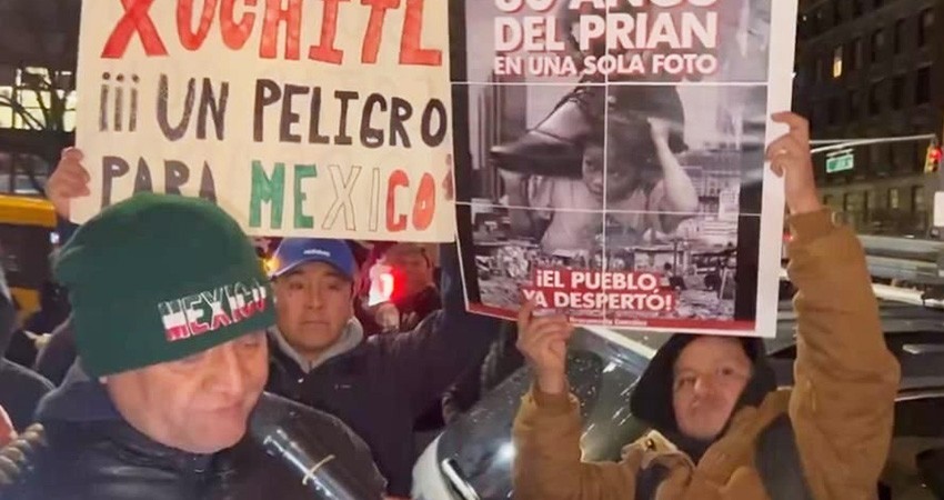 Migrantes que protestaron contra Xóchitl Gálvez fueron agraviados por neoliberales: Mario Delgado
