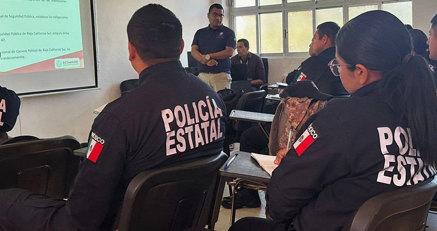 Reciben policías de nuevo ingreso plática sobre el correcto actuar policial