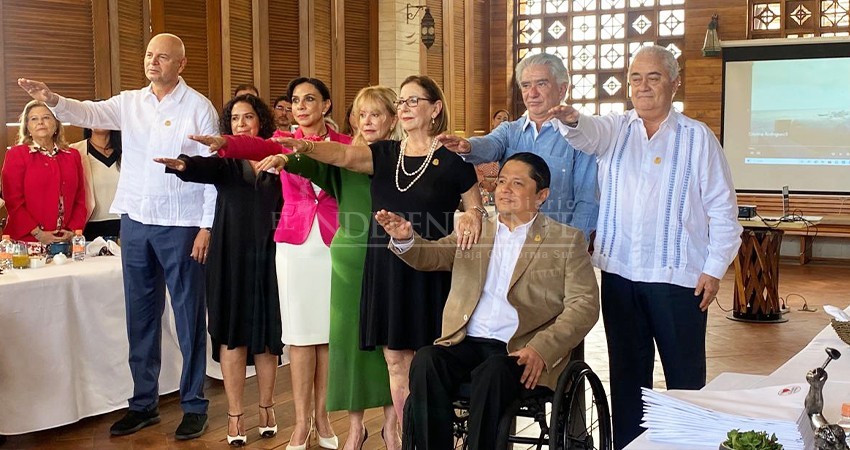 Toma protesta la nueva mesa directiva de Madrugadores Los Cabos
