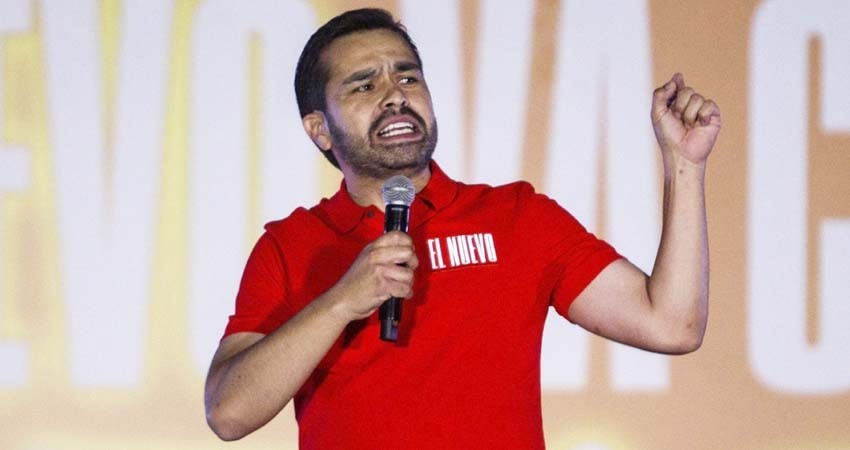 Máynez denuncia ante INE a PRI-PAN-PRD por presunto uso de bots y trolls