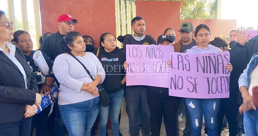 "No nos van a callar"; padres y madres de familia denuncian abuso sexual en primaria de SJC