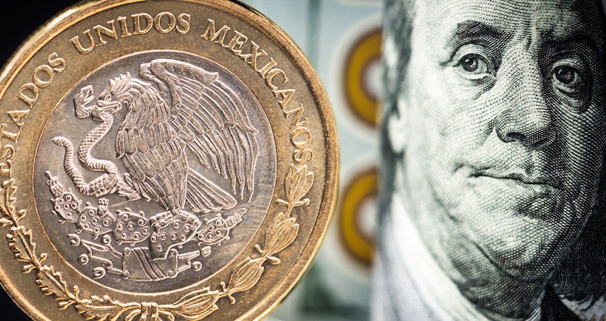 Avanza el peso y BMV cae en espera de datos económicos de México y EU