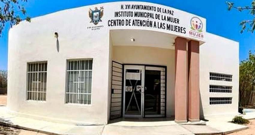 Recibe Instituto Municipal de las Mujeres dos terrenos en comodato
