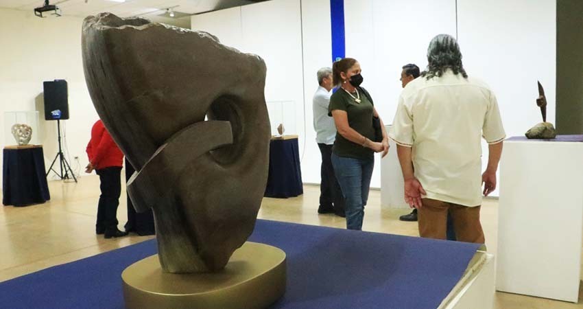 Inauguran en UABCS la exposición “Mulegé de Alabastro” en el marco del Día del Escultor